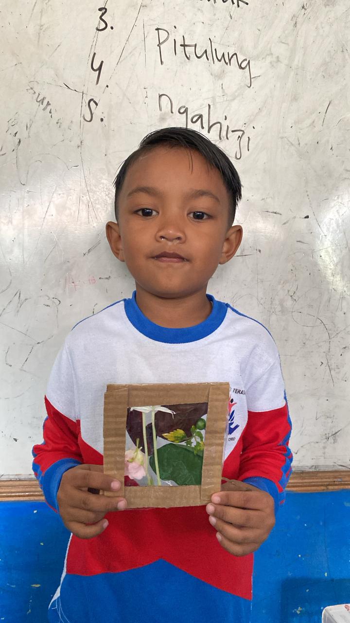 bingkai  bunga chiko